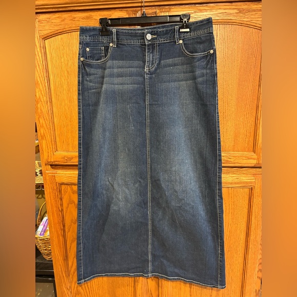 Maurices Dresses & Skirts - Maurice’s Maxi Denim Skirt Women’s Size 9/10